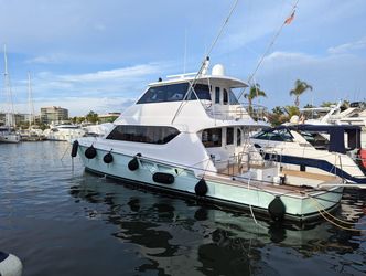 70' Hatteras 2001 Yacht For Sale